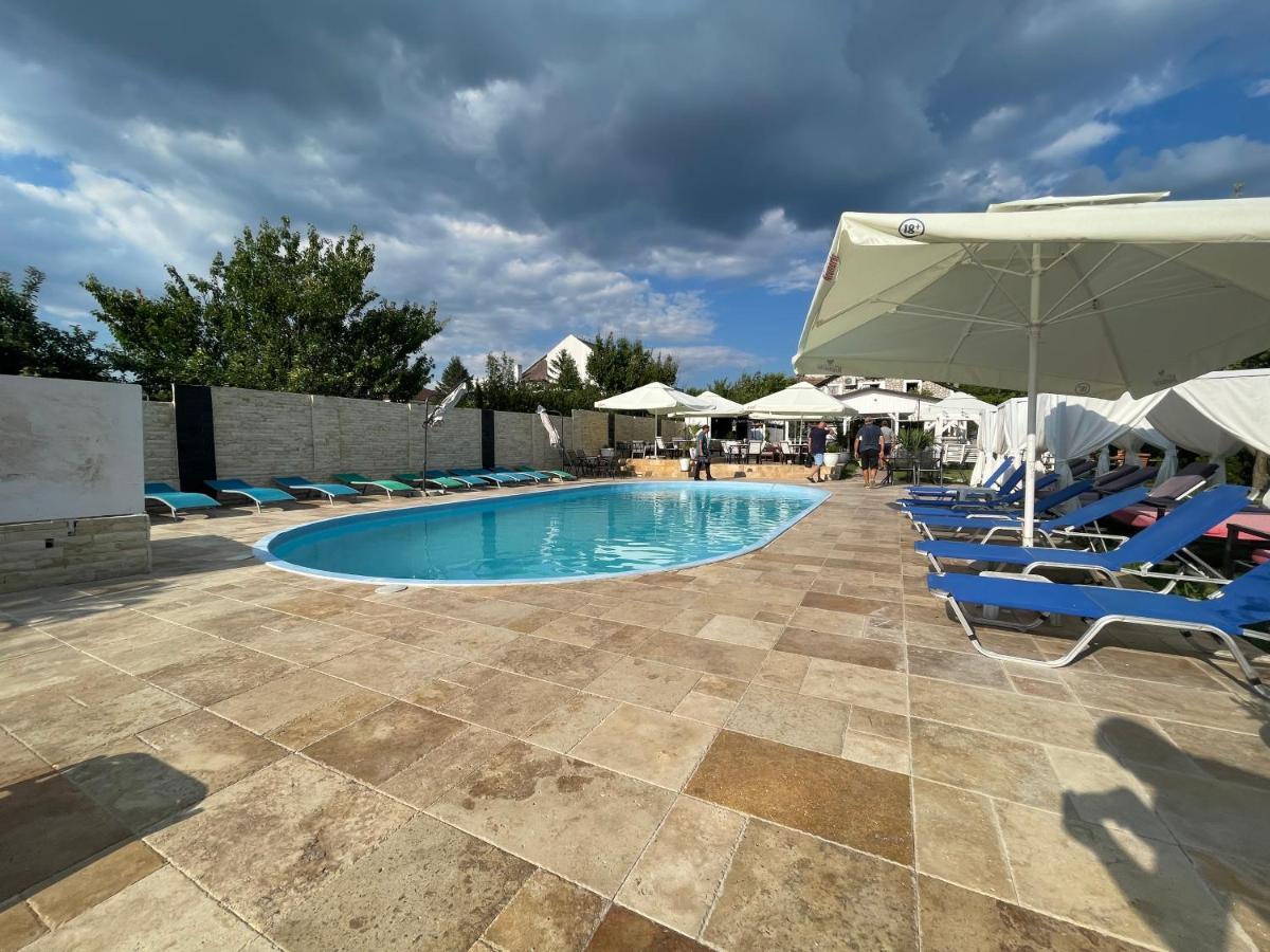 Elgringo Clisura Dunarii Moldova Noua Exteriör bild